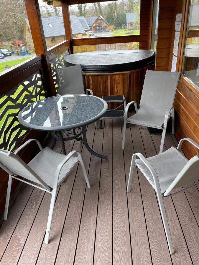 Luxury 3 Bedroom, 3 Bathroom Lodge With Hot Tub Ланбедър Екстериор снимка